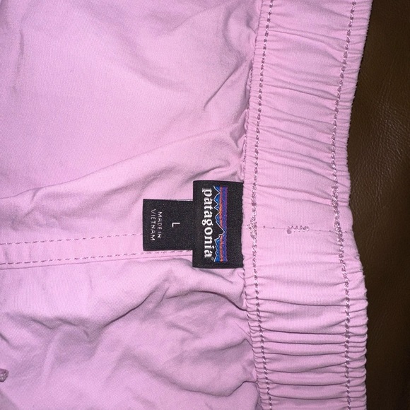 Women’s Patagonia shorts - Picture 3 of 3